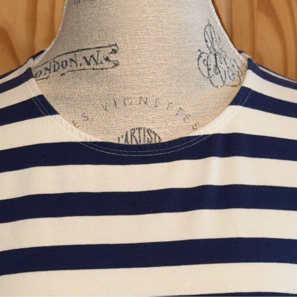 Vineyard Vines Blue and White Striped Dress Women’s Size Medium - Picture 4 of 11